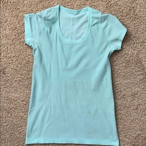 Lululemon short sleeved workout top